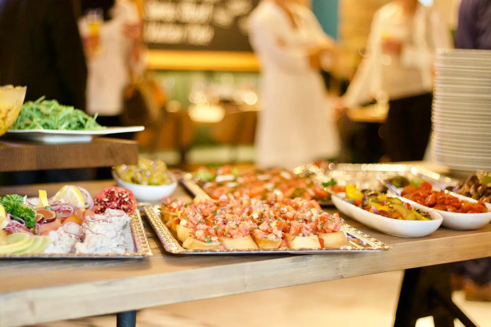 Mesa de buffet montada para un evento